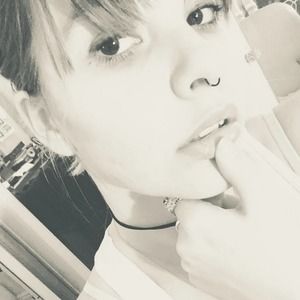 Meet your Posher, Courtney